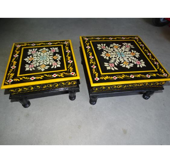"Bazot" cushion table in 38x38 cm black and flowers