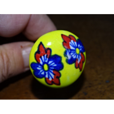 Button ball yellow daisy and overseas