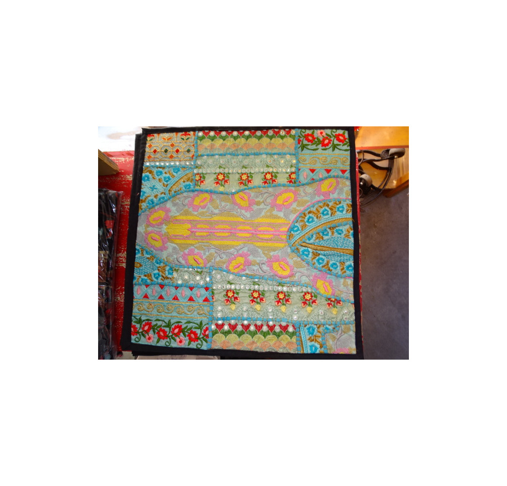 cover 40x40 cm in old Gujarat fabrics - 490