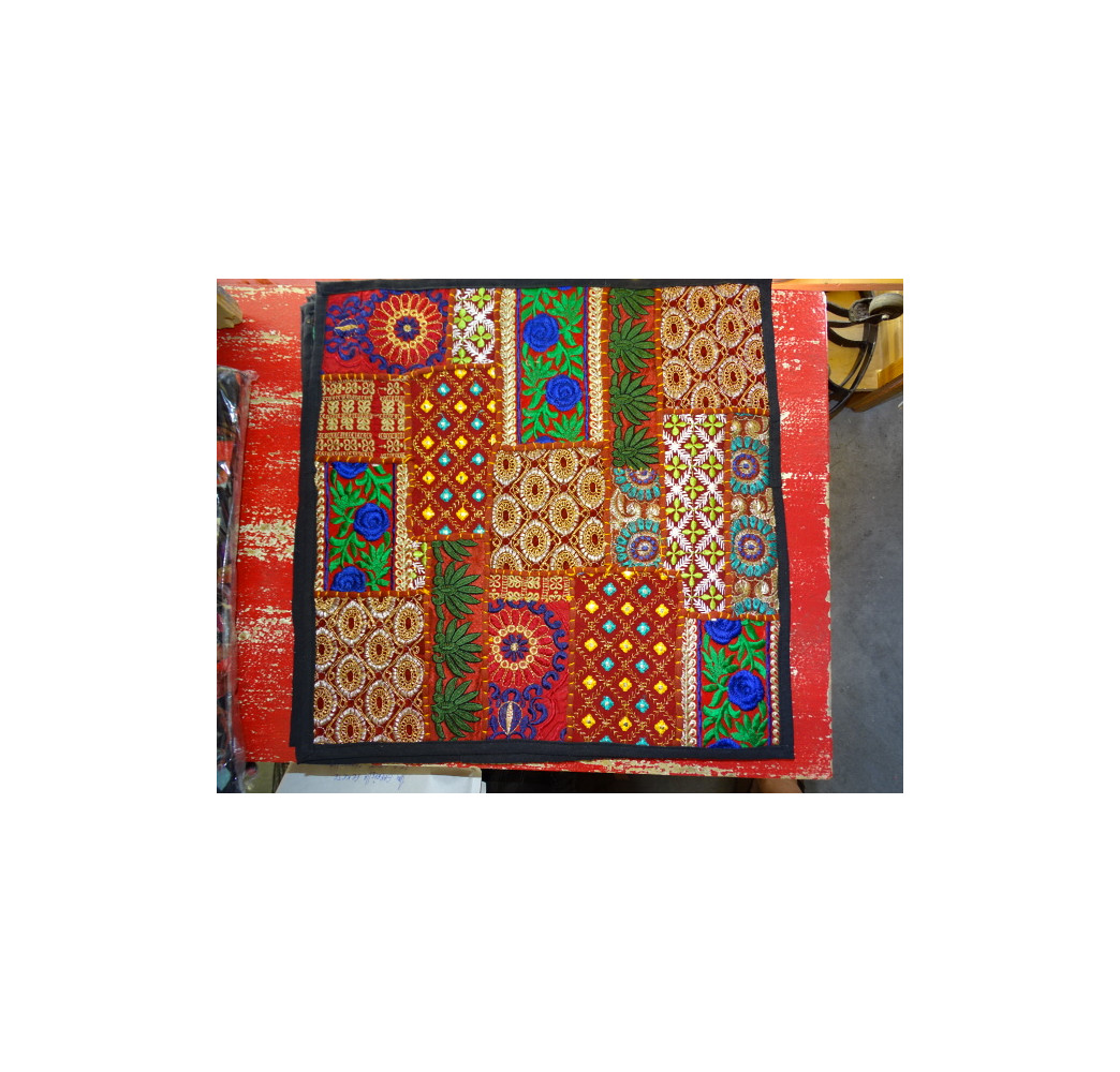 cover 40x40 cm in old Gujarat fabrics - 511