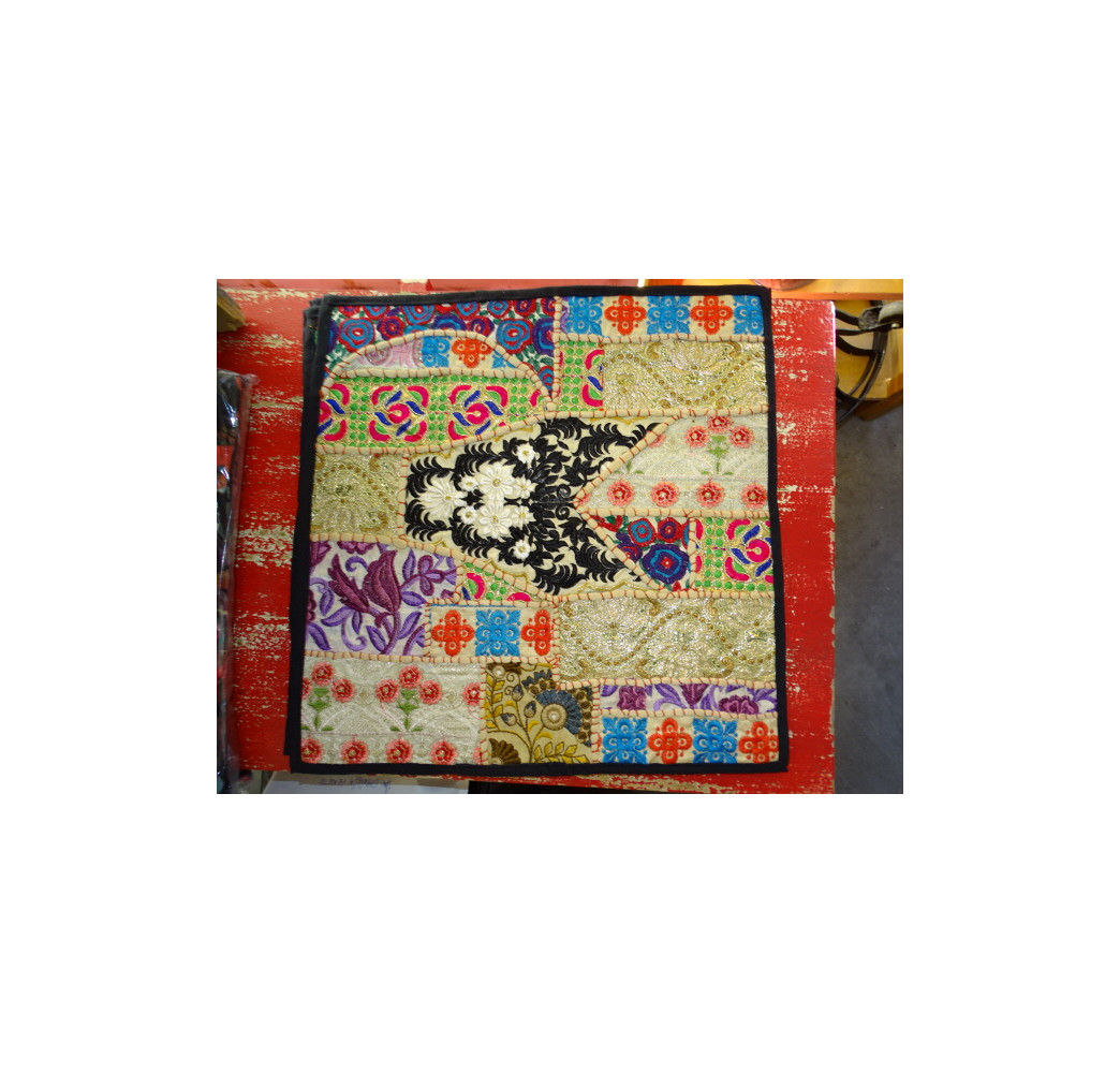 cover 40x40 cm in old Gujarat fabrics - 512