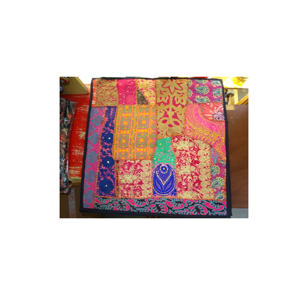 Gujarat cushion cover in 60x60 cm - 521
