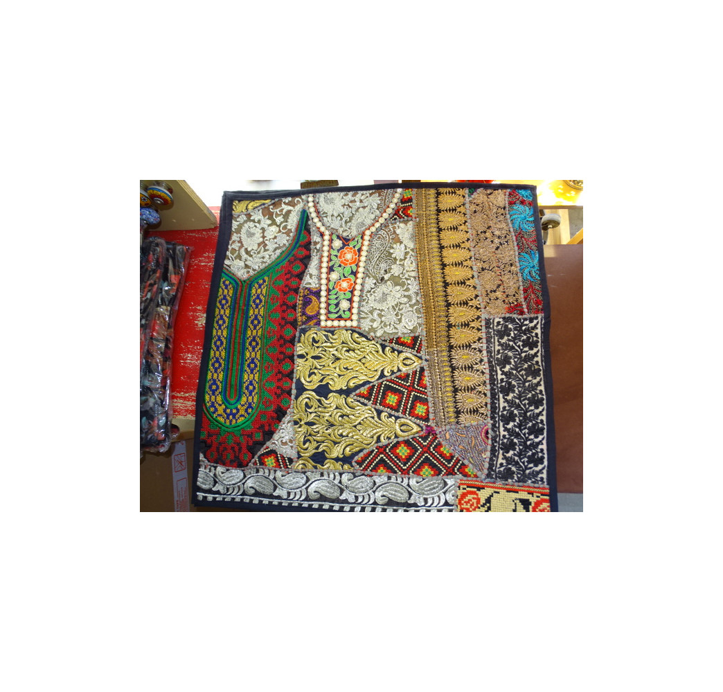 Gujarat cushion cover in 60x60 cm - 525