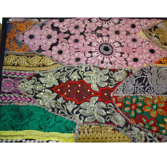 Gujarat cushion cover in 60x60 cm - 550