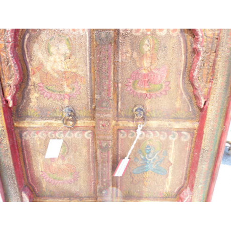 trés vieille fenêtre indienne peinte