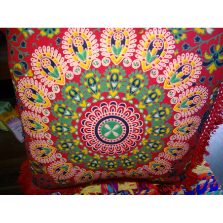 Cushion covers 40x40 cm in green color and red fringes