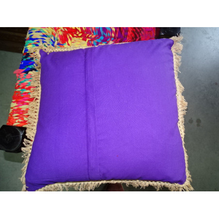 Housses de coussin 40x40 cm de couleur violet et franges beiges