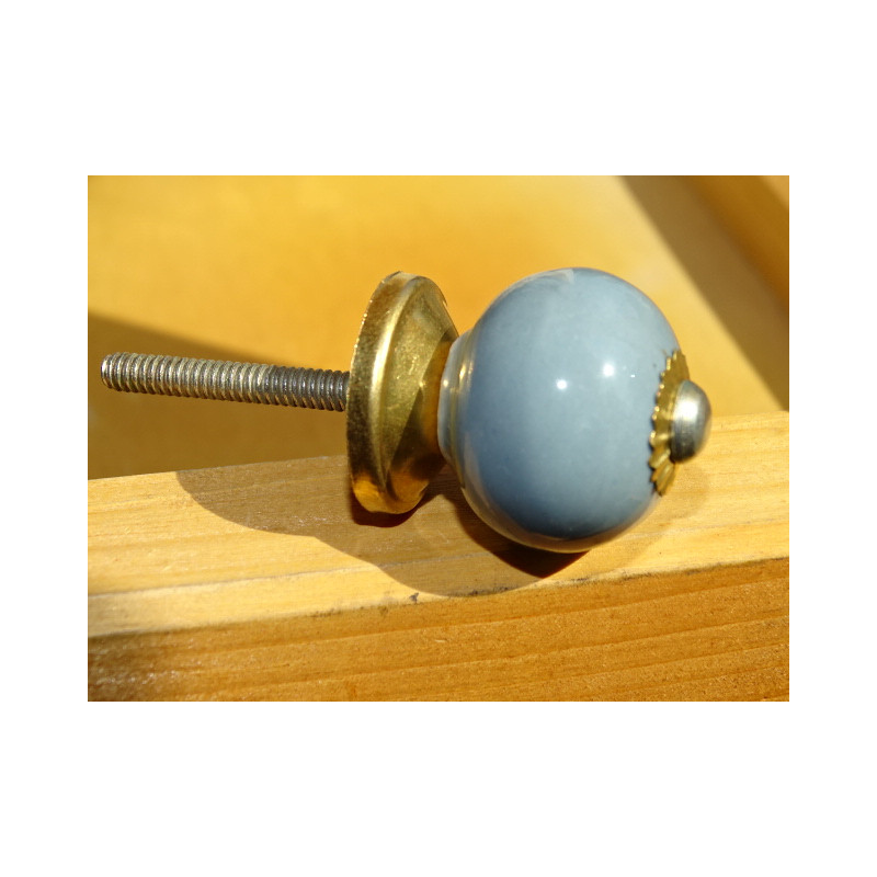 Small blue gray handles