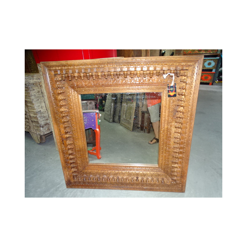 Large mirror carved and patinated in honey color in 90x90 cm