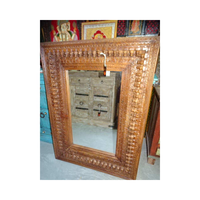 Large mirror carved and patinated in honey color in 60x75 cm