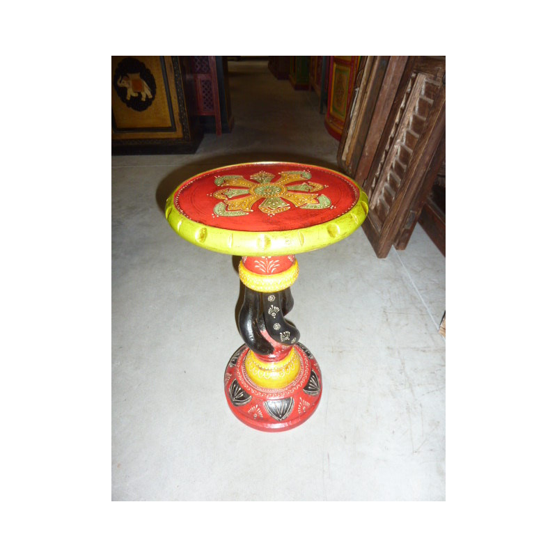 Pedestal embossed painted twisted (PM)
