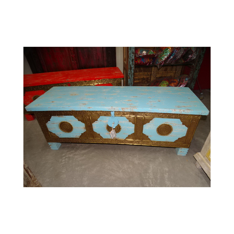 Long chest with mango wood cover with turquoise patina and brass