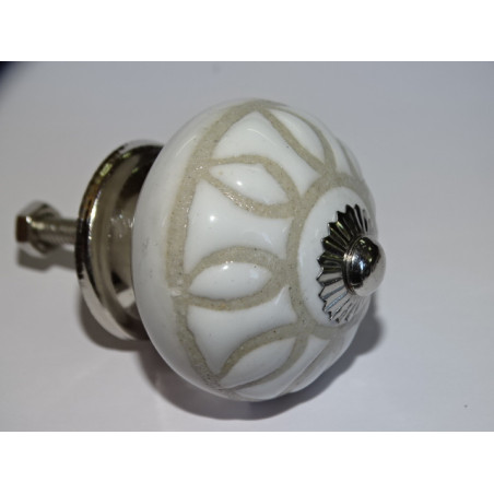 Furniture knobs with embossed Inca style - silver