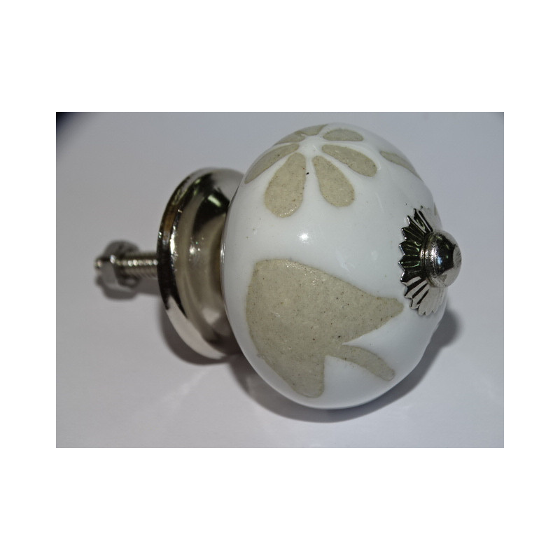 Furniture knobs with flowers and leaves in relief - silver