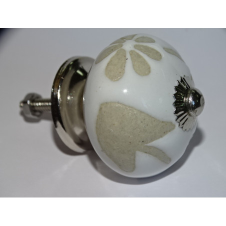Furniture knobs with flowers and leaves in relief - silver
