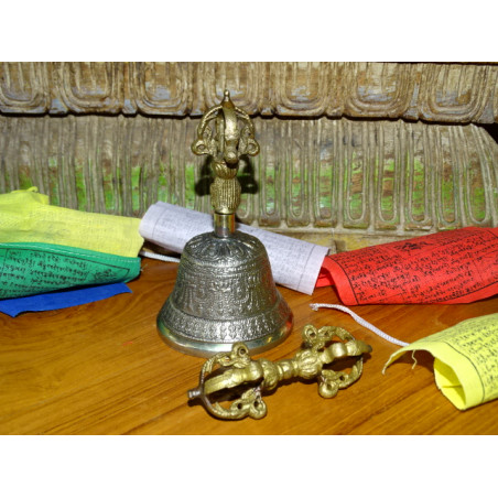 Tibetan bell and dorje diameter 7 cm and 13 cm high