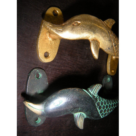 poignée en bronze petit dauphin doré