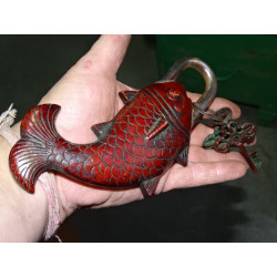 Bronze padlock Fish brown...