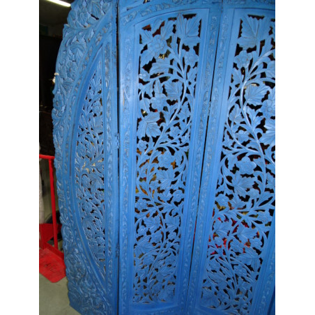 Round flower screen with dark turquoise patina and sanded