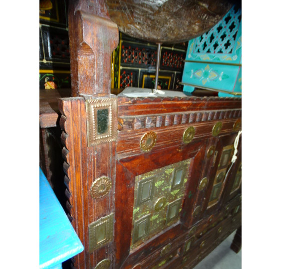 Old damchaya decorated with mirrors 127x41x128 cm